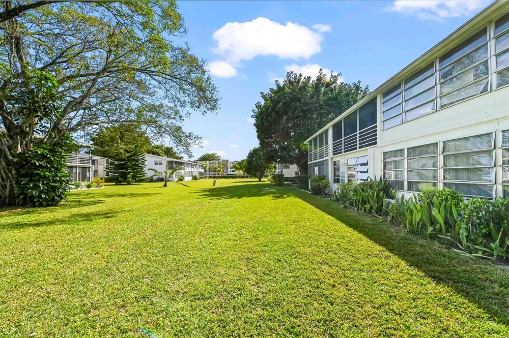 411 DURHAM Deerfield Beach, FL 33442