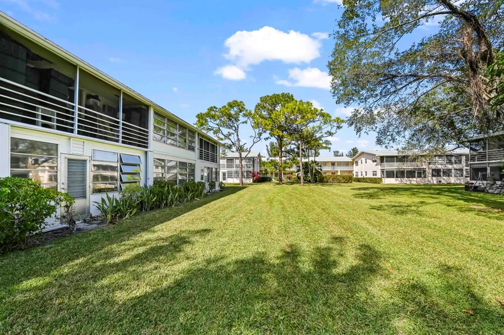 411 DURHAM Deerfield Beach, FL 33442