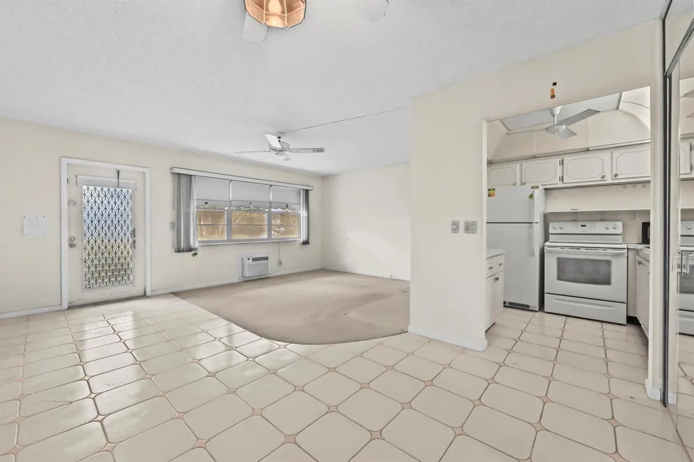 411 DURHAM Deerfield Beach, FL 33442