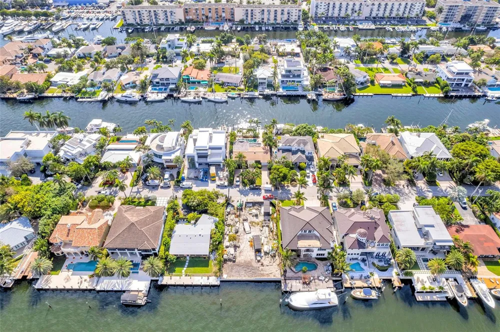 1725 SE 13TH STREET Fort Lauderdale, FL 33316