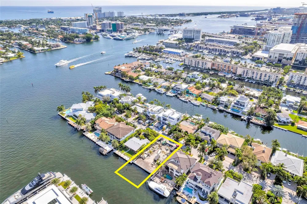 1725 SE 13TH STREET Fort Lauderdale, FL 33316