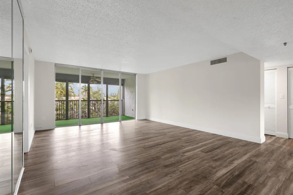 3940 INVERRARY BOULEVARD #404-A Lauderhill, FL 33319