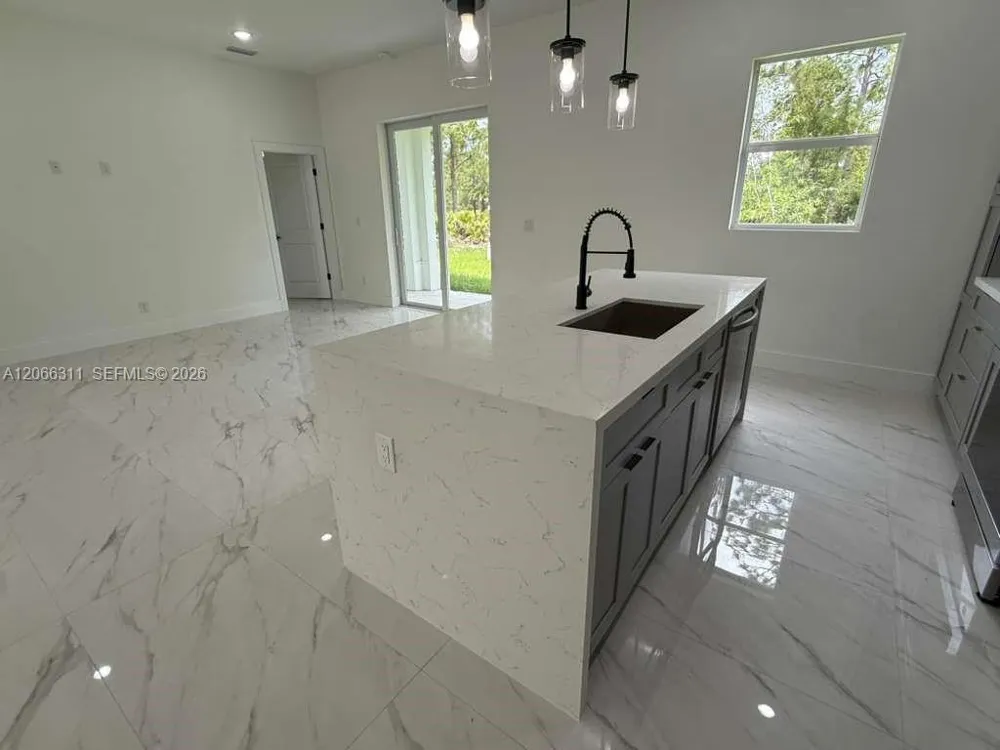 723 EPPS BROWN ST E Other City - In The State Of Florida, FL 33974