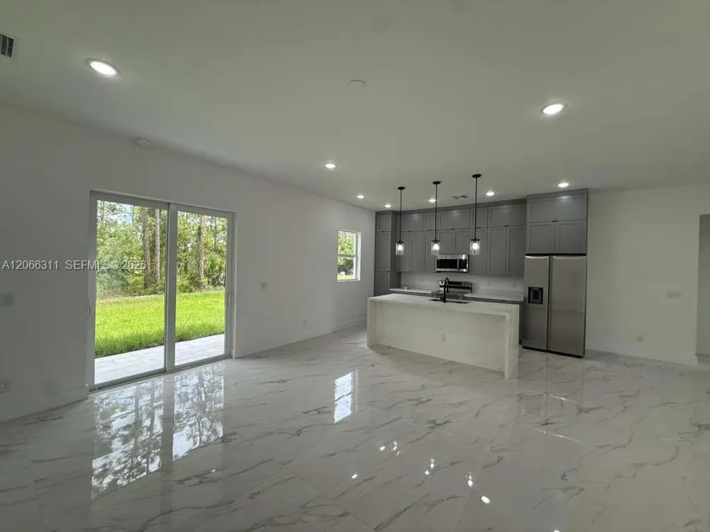 723 EPPS BROWN ST E Other City - In The State Of Florida, FL 33974