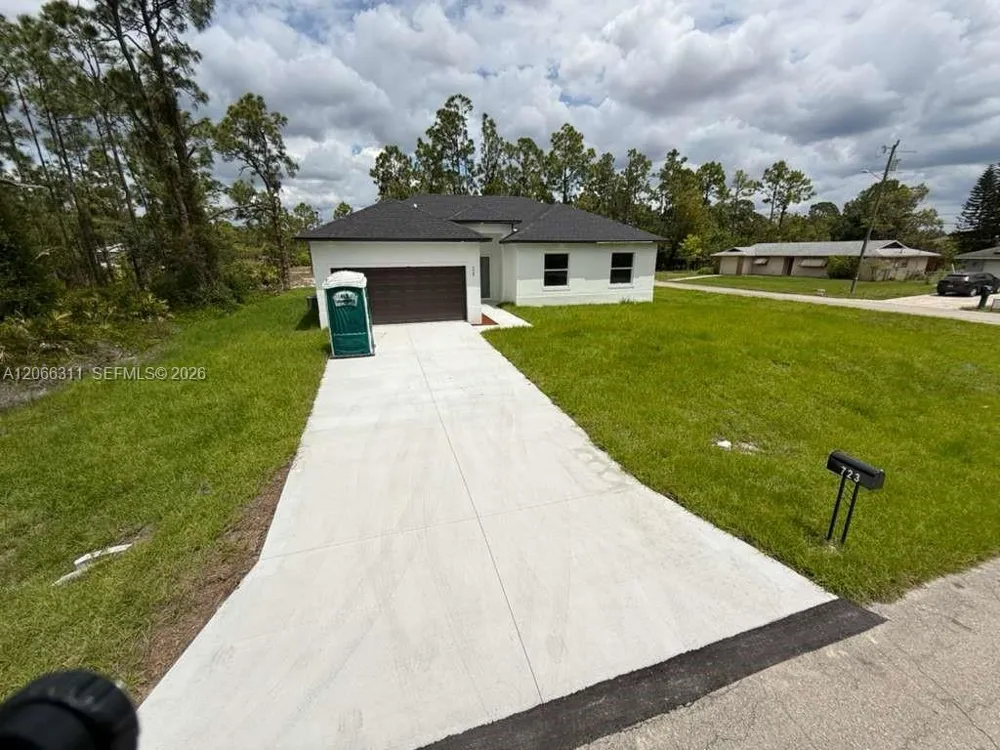 723 EPPS BROWN ST E Other City - In The State Of Florida, FL 33974