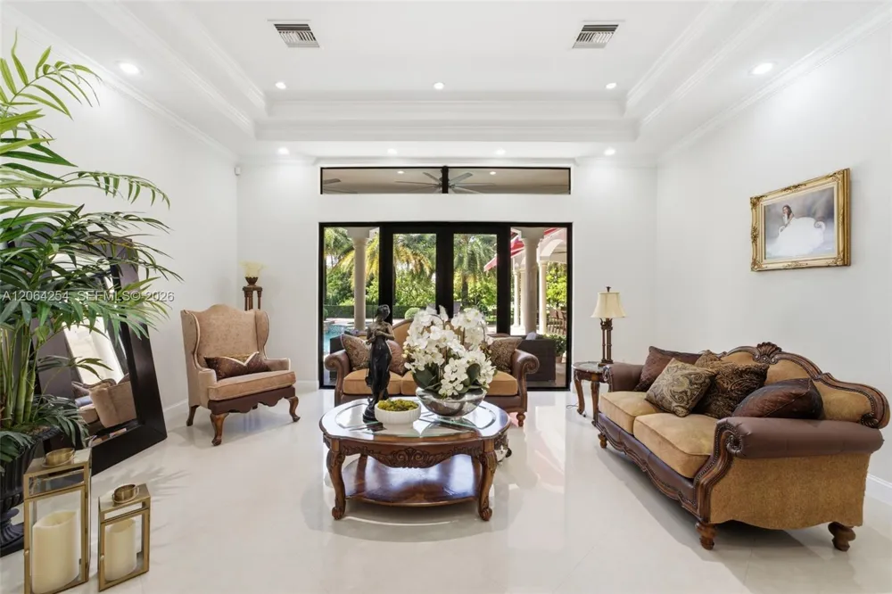10181 NW 131st St Hialeah Gardens, FL 33018