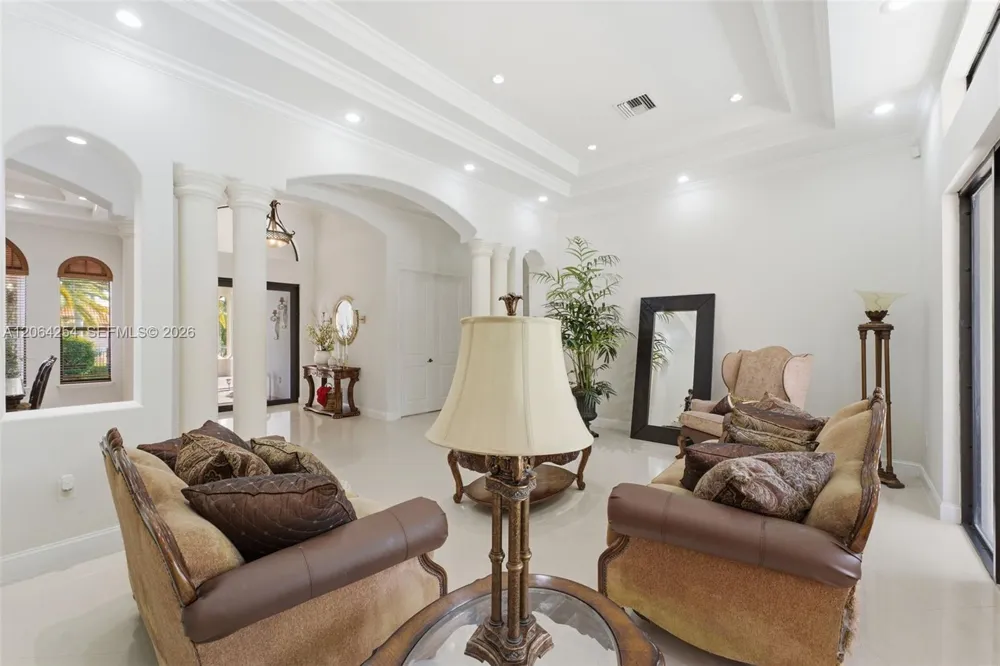 10181 NW 131st St Hialeah Gardens, FL 33018