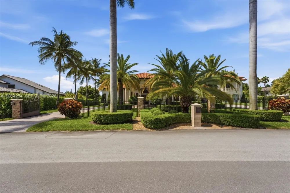 10181 NW 131st St Hialeah Gardens, FL 33018