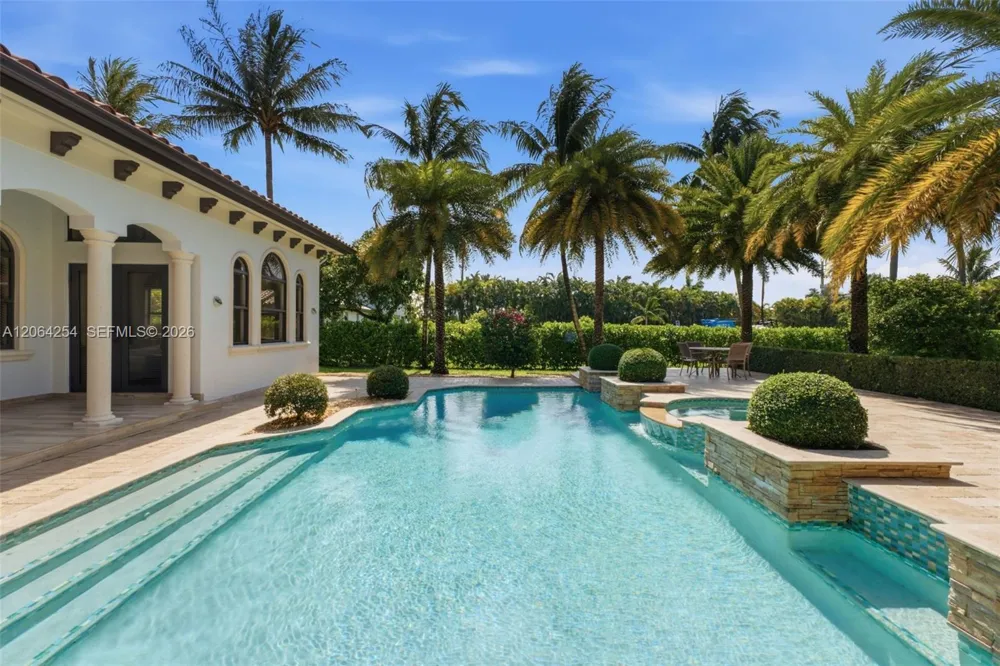 10181 NW 131st St Hialeah Gardens, FL 33018