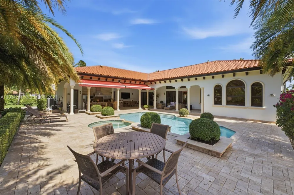 10181 NW 131st St Hialeah Gardens, FL 33018