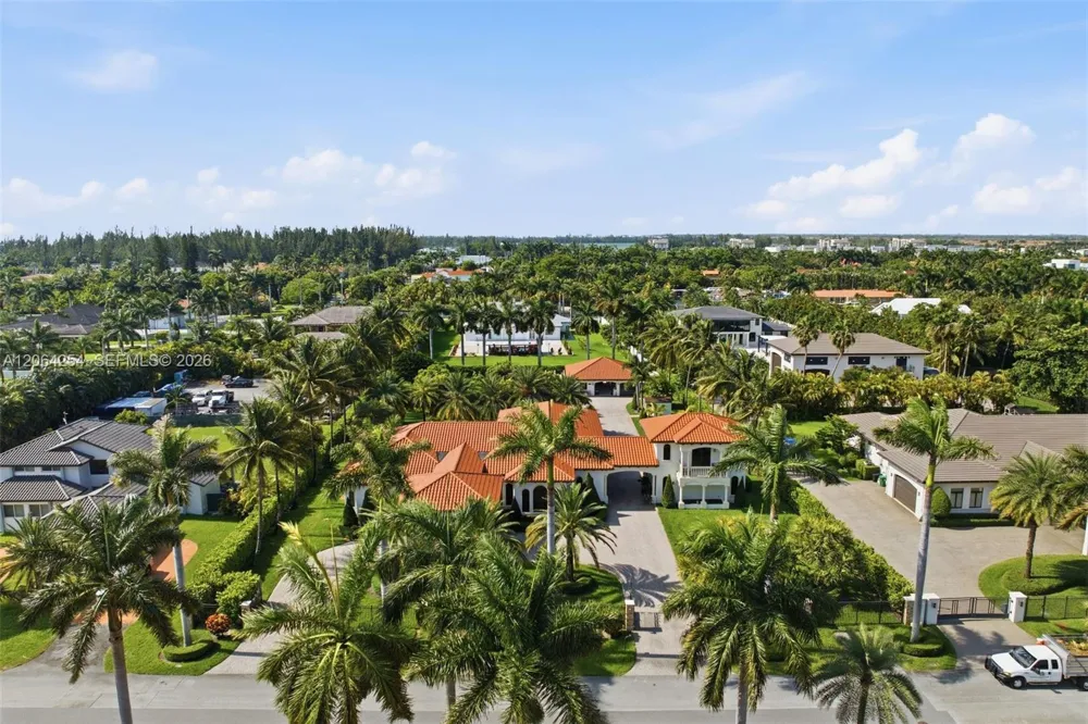 10181 NW 131st St Hialeah Gardens, FL 33018