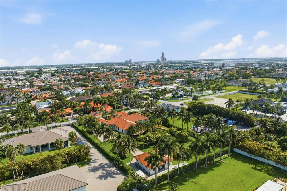 10181 NW 131st St Hialeah Gardens, FL 33018
