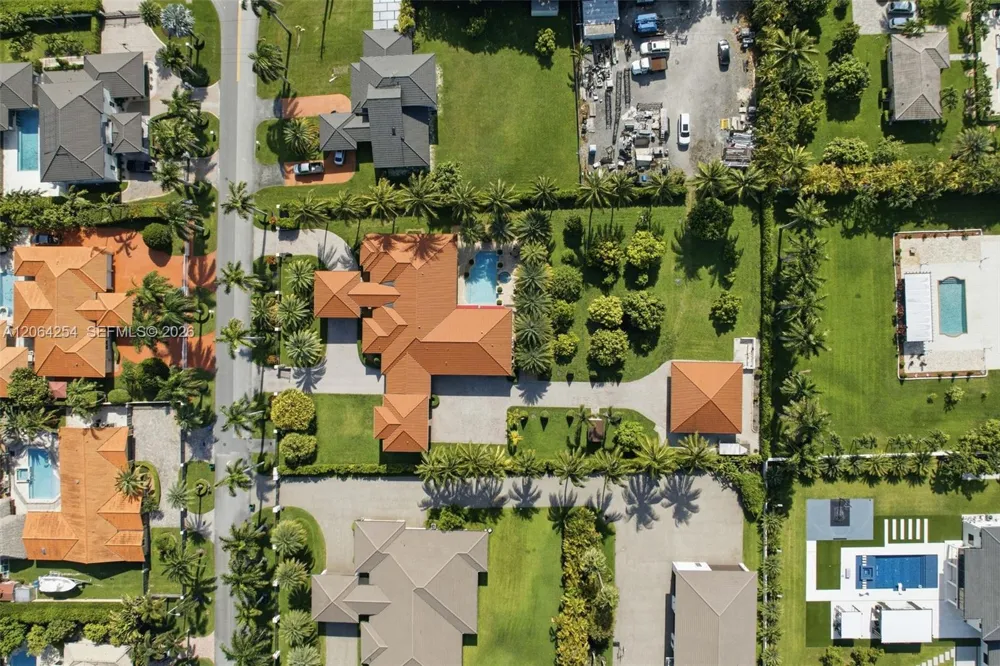 10181 NW 131st St Hialeah Gardens, FL 33018