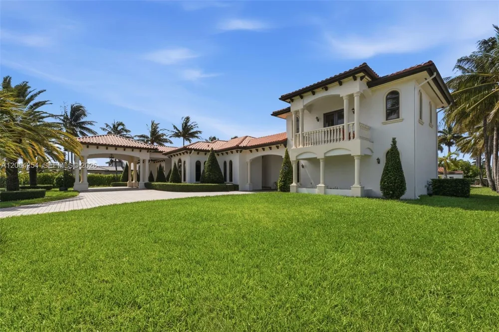 10181 NW 131st St Hialeah Gardens, FL 33018