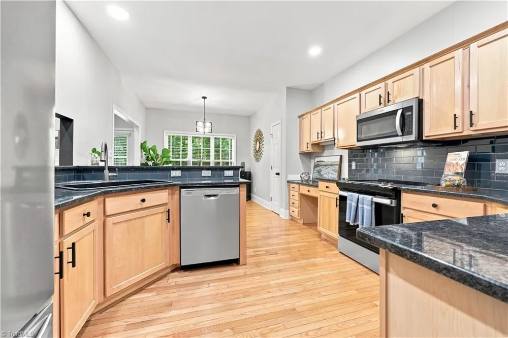 6025 Habersham Drive Kernersville, NC 27284
