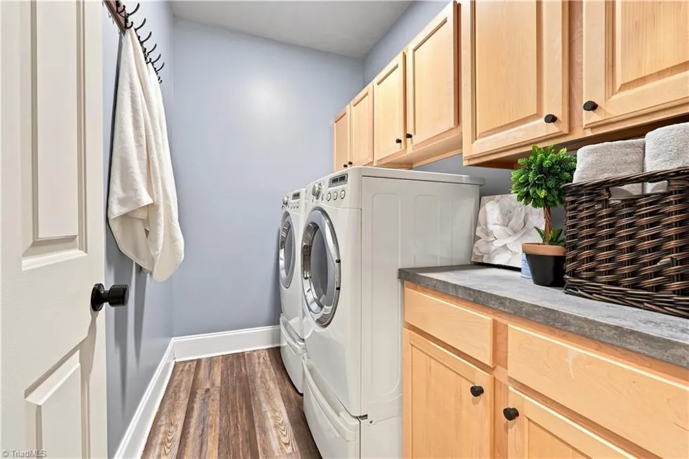 6025 Habersham Drive Kernersville, NC 27284