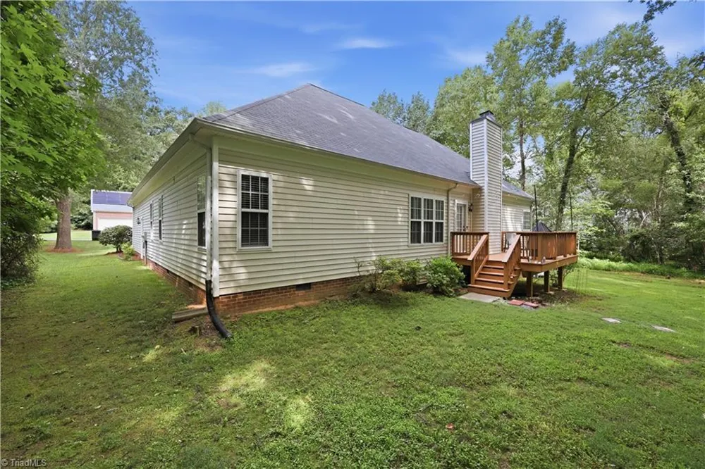6025 Habersham Drive Kernersville, NC 27284