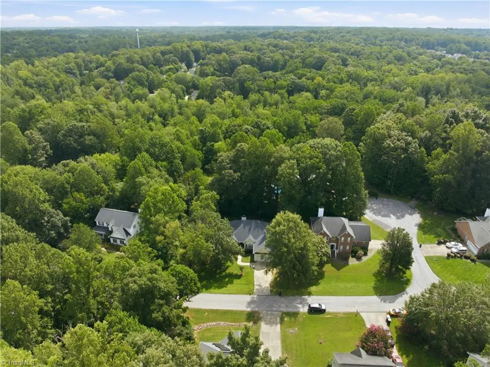 6025 Habersham Drive Kernersville, NC 27284