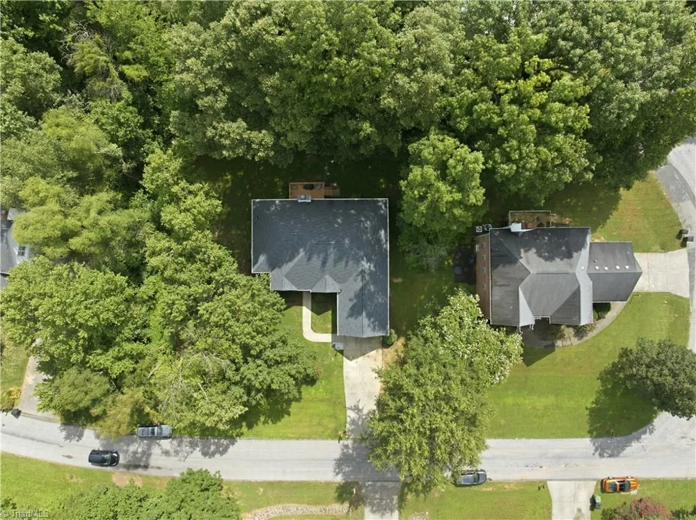 6025 Habersham Drive Kernersville, NC 27284