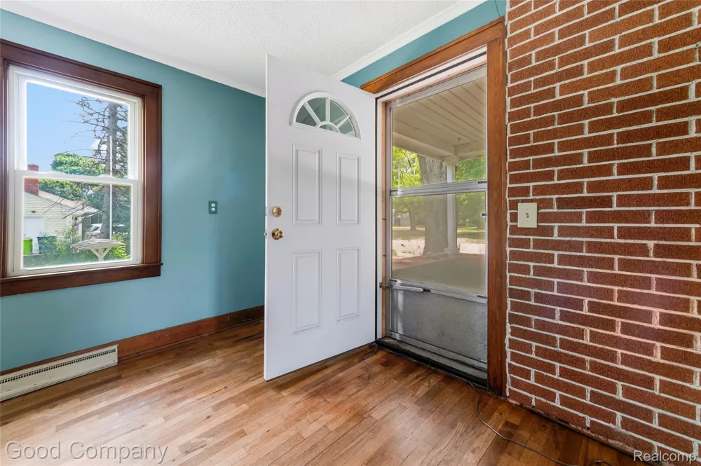 836 W Silver Lake Road Fenton City, MI 48430