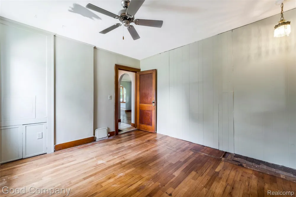 836 W Silver Lake Road Fenton City, MI 48430
