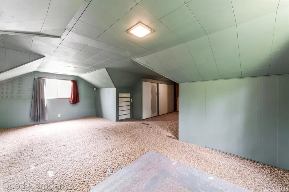 836 W Silver Lake Road Fenton City, MI 48430