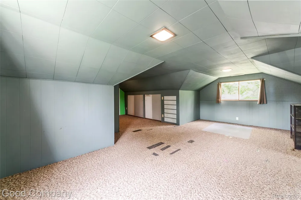 836 W Silver Lake Road Fenton City, MI 48430