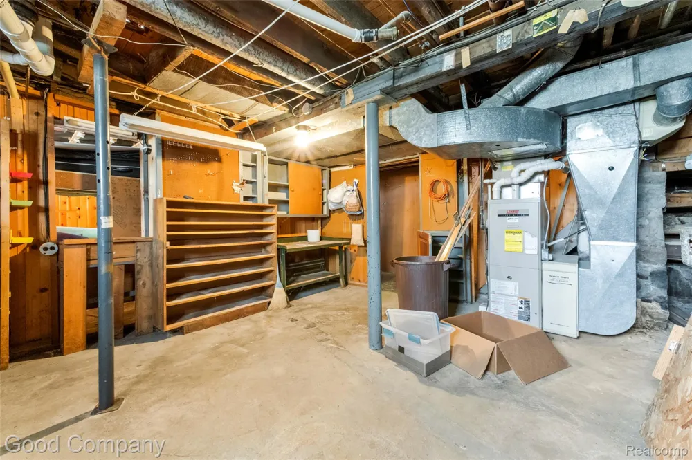 836 W Silver Lake Road Fenton City, MI 48430