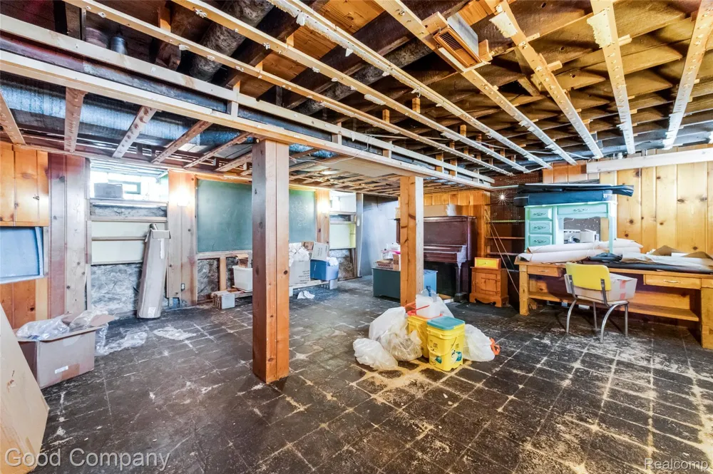 836 W Silver Lake Road Fenton City, MI 48430