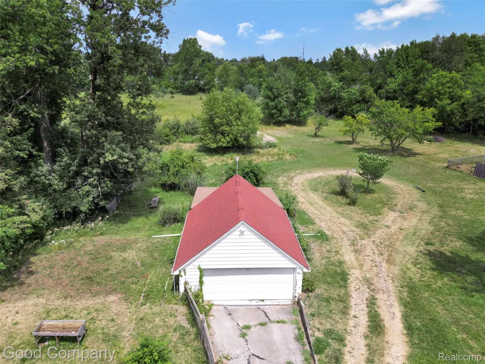 836 W Silver Lake Road Fenton City, MI 48430