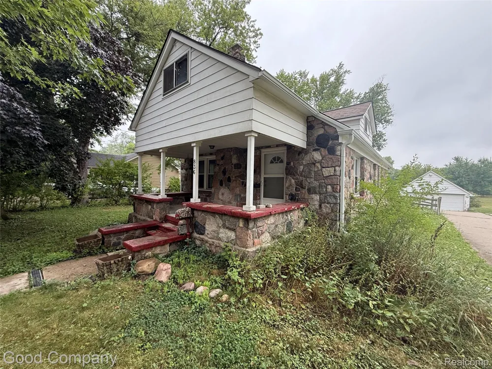 836 W Silver Lake Road Fenton City, MI 48430