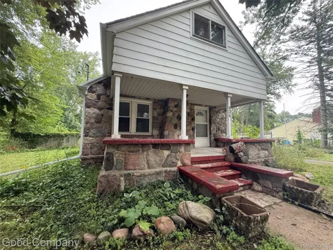 836 W Silver Lake Road