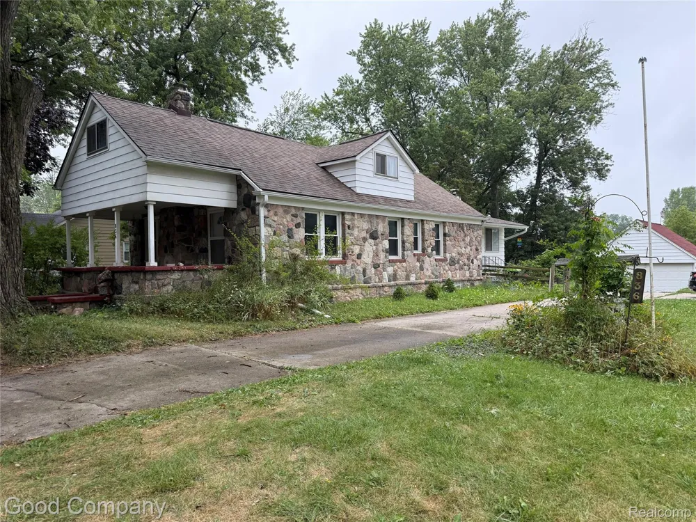 836 W Silver Lake Road Fenton City, MI 48430