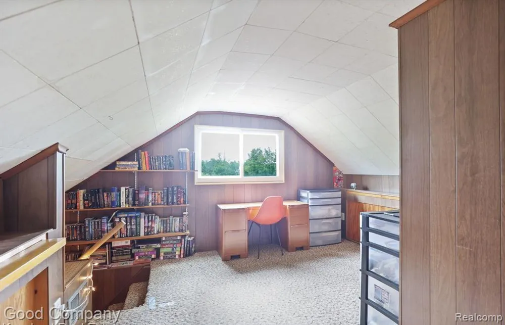836 W Silver Lake Road Fenton City, MI 48430