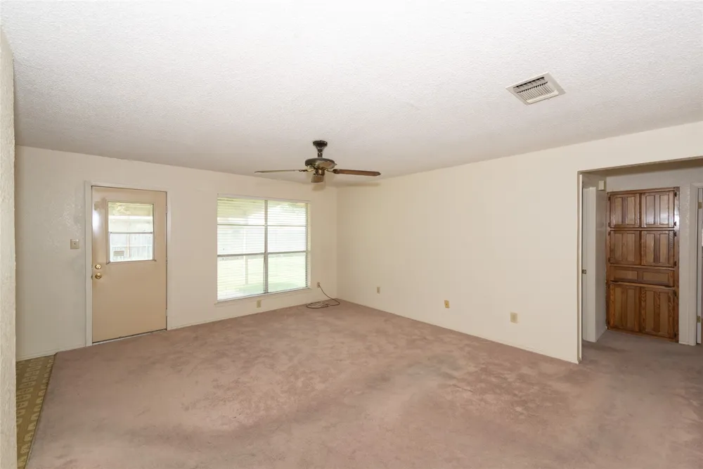 6412 Rebecca Lane Watauga, TX 76148