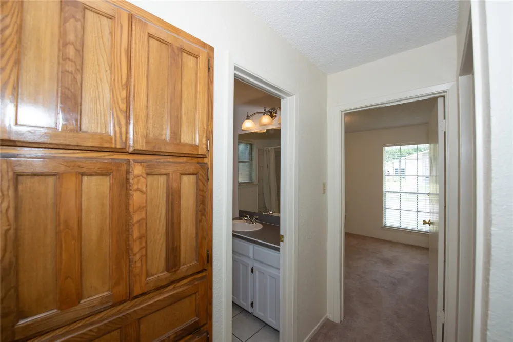 6412 Rebecca Lane Watauga, TX 76148