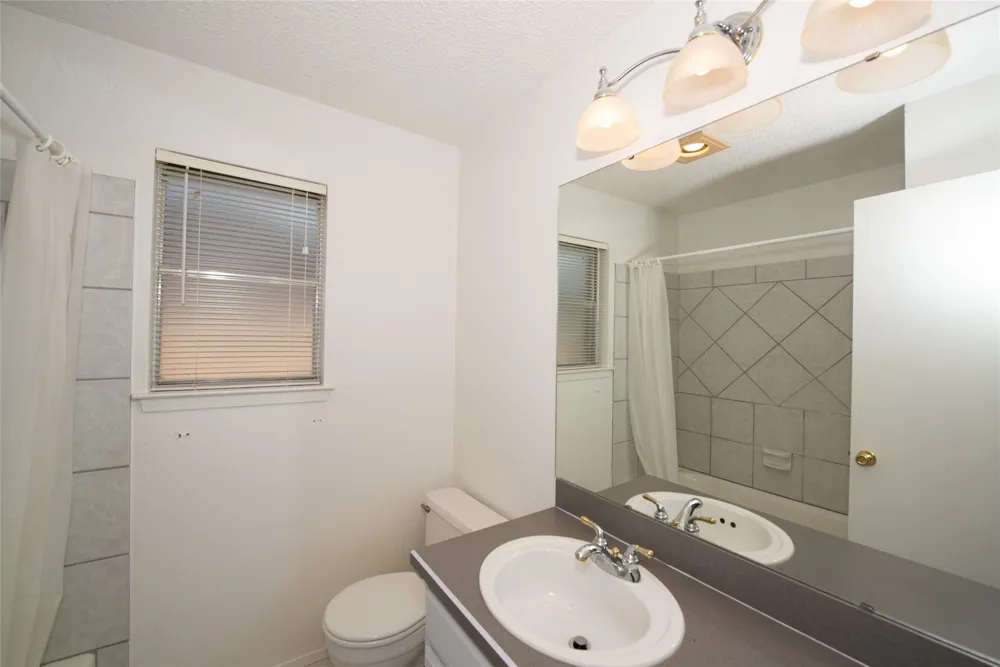 6412 Rebecca Lane Watauga, TX 76148