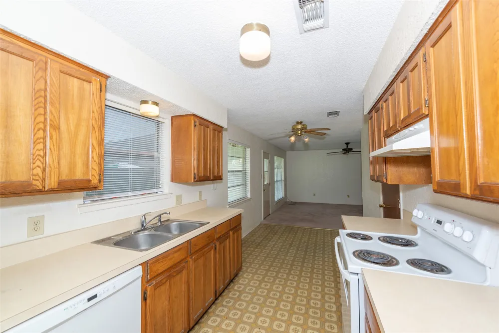 6412 Rebecca Lane Watauga, TX 76148