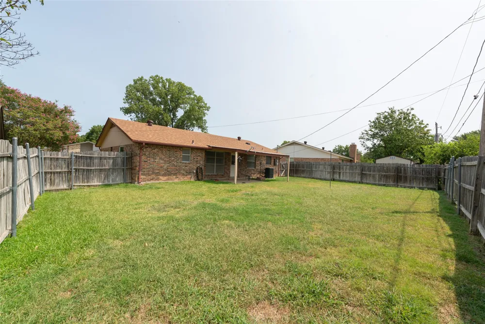 6412 Rebecca Lane Watauga, TX 76148