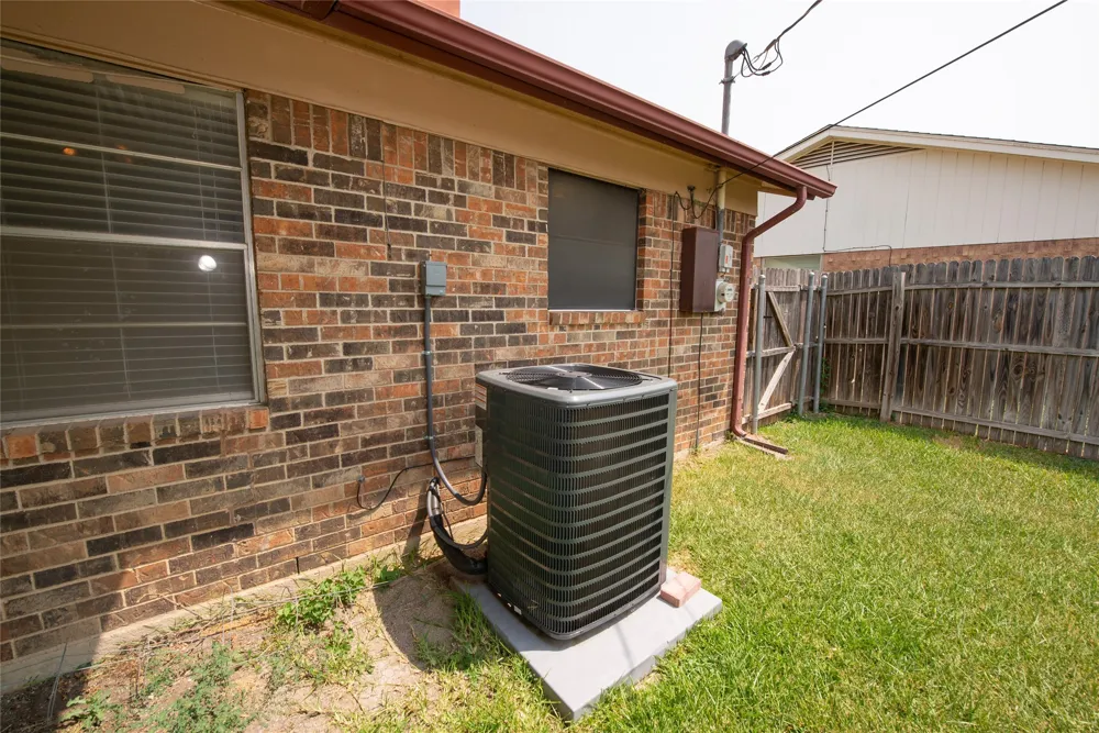 6412 Rebecca Lane Watauga, TX 76148