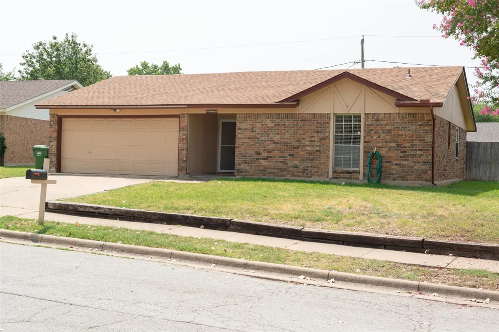6412 Rebecca Lane Watauga, TX 76148