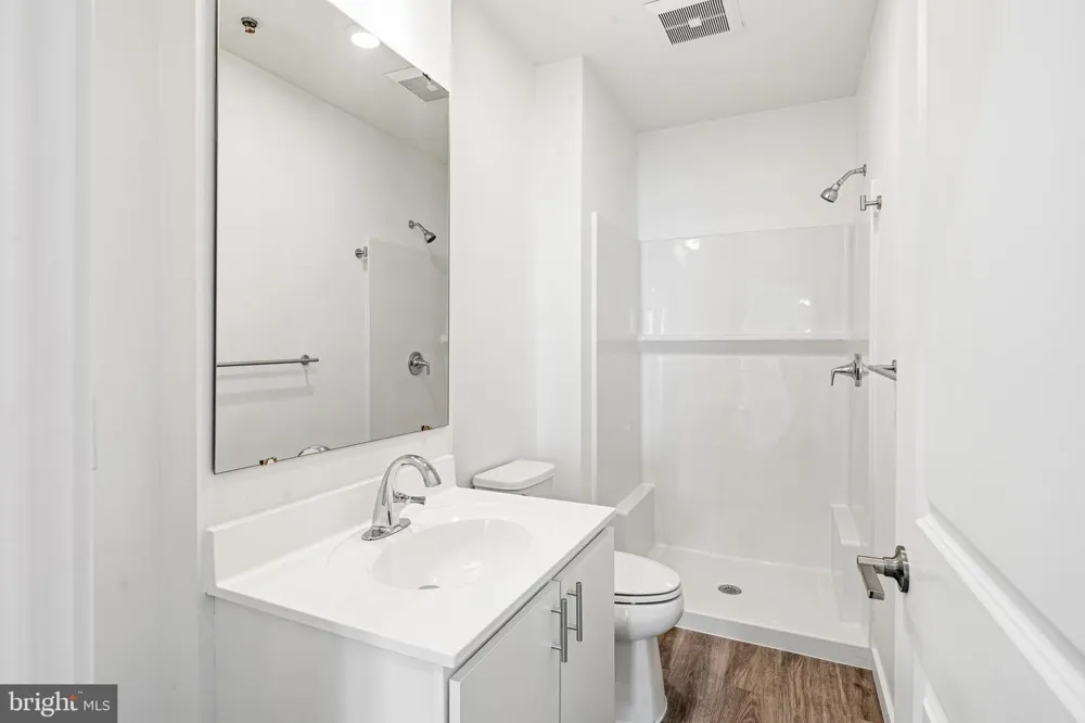 915 BROAD STREET #611 Philadelphia, PA 19123