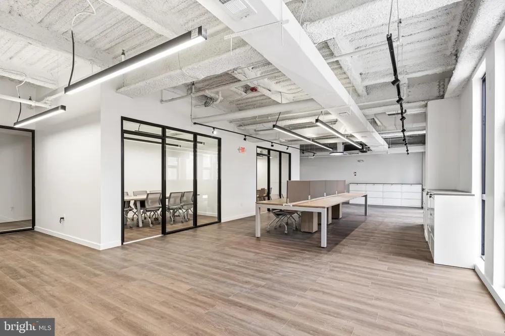 915 BROAD STREET #611 Philadelphia, PA 19123