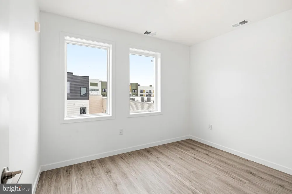 915 BROAD STREET #611 Philadelphia, PA 19123