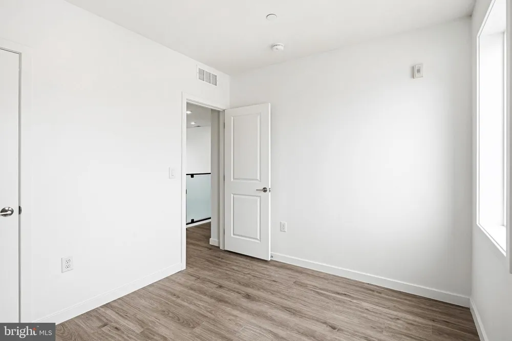 915 BROAD STREET #611 Philadelphia, PA 19123