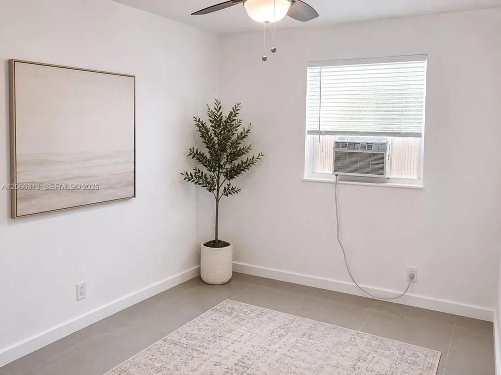 309 Phippen Waiters Rd #2 Dania Beach, FL 33004