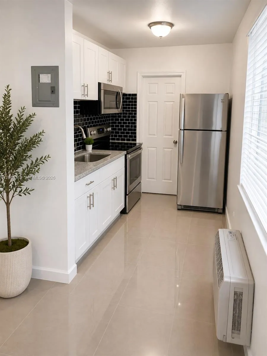 309 Phippen Waiters Rd #2 Dania Beach, FL 33004