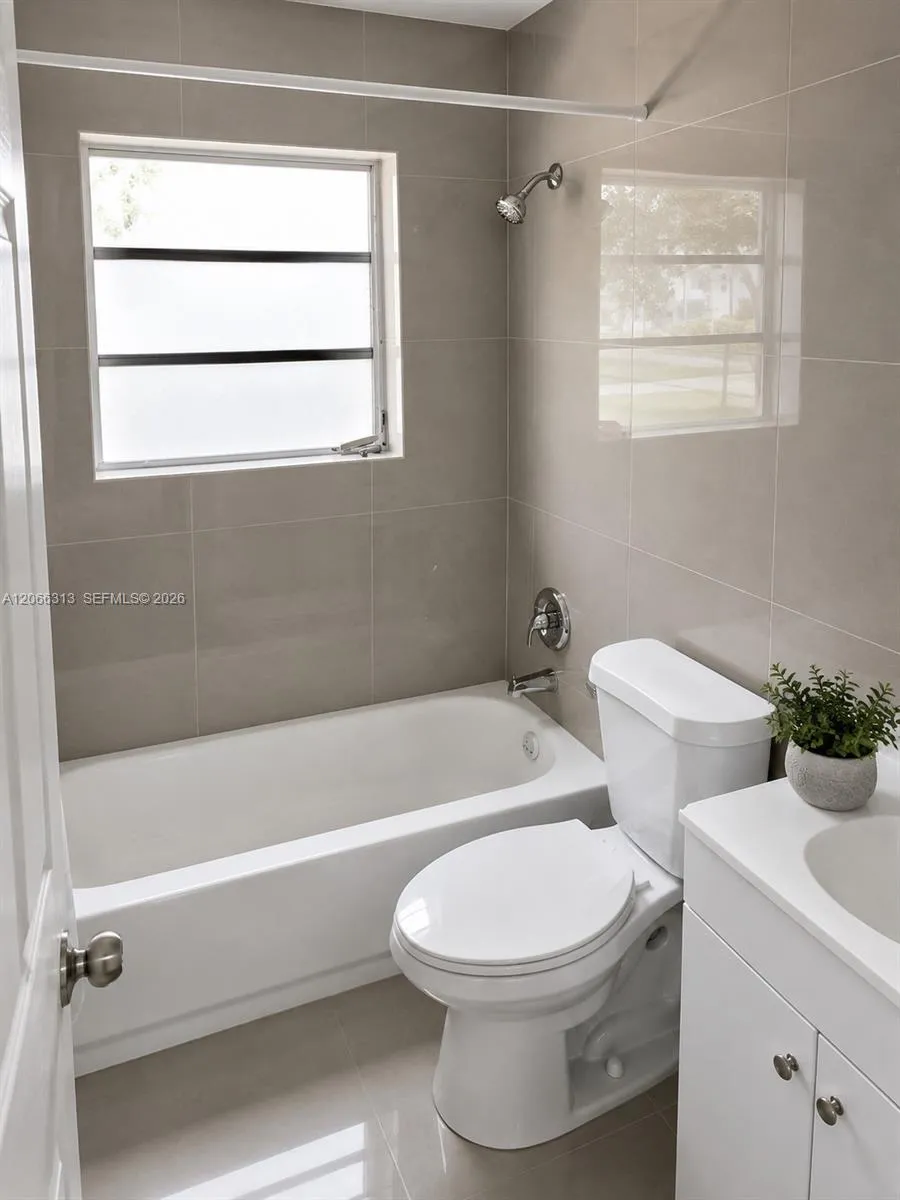 309 Phippen Waiters Rd #2 Dania Beach, FL 33004