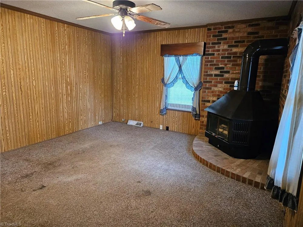 607 King Street Reidsville, NC 27320