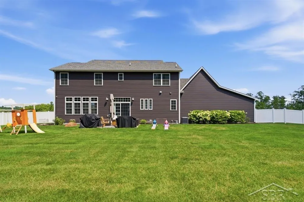3058 Hidden Meadows Drive Larkin Charter Township, MI 48642